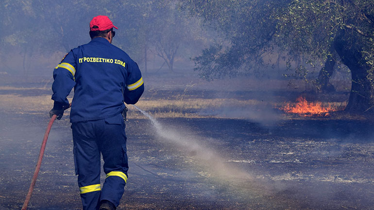Υπό έλεγχο και χωρίς ενεργό μέτωπο η πυρκαγιά στον Δήμο Σαρωνικού